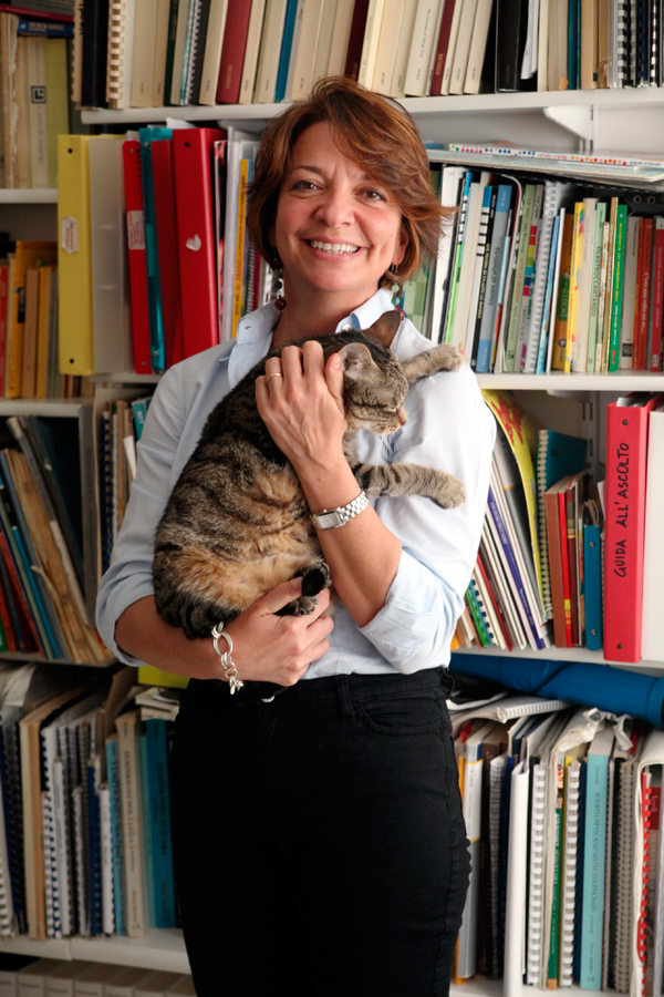 Con il mio gatto.